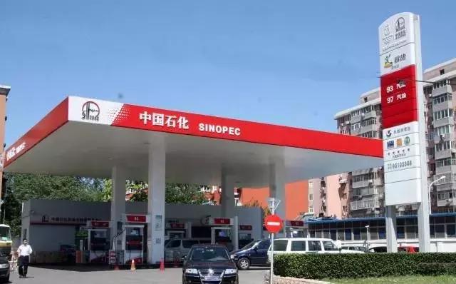 加油站100块钱的油能赚多少利润,加油站加一次油可以赚多少钱