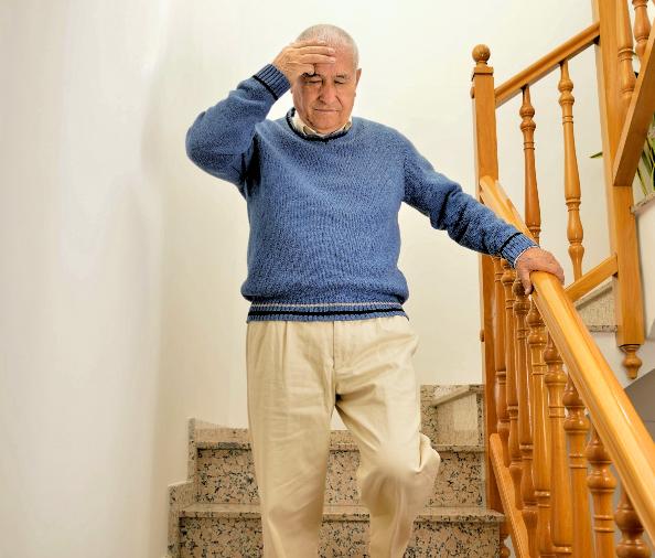 慢性硬膜下出血痴呆,慢性硬脑膜下血肿的病人症状体征