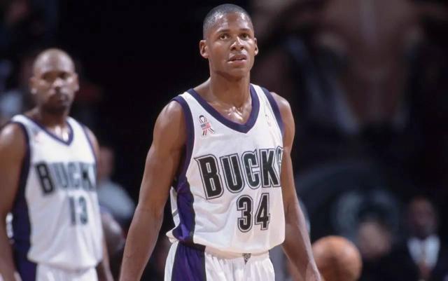 字母哥宣布退役最新消息,字母哥成为nba历史第一人