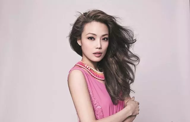 发型不要乱,发型不要扎老一套了2019流行