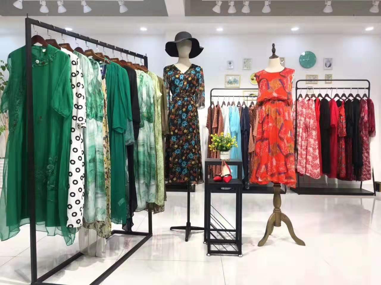 开品牌折扣女装店经验分享,如果你想开店要开什么店才好