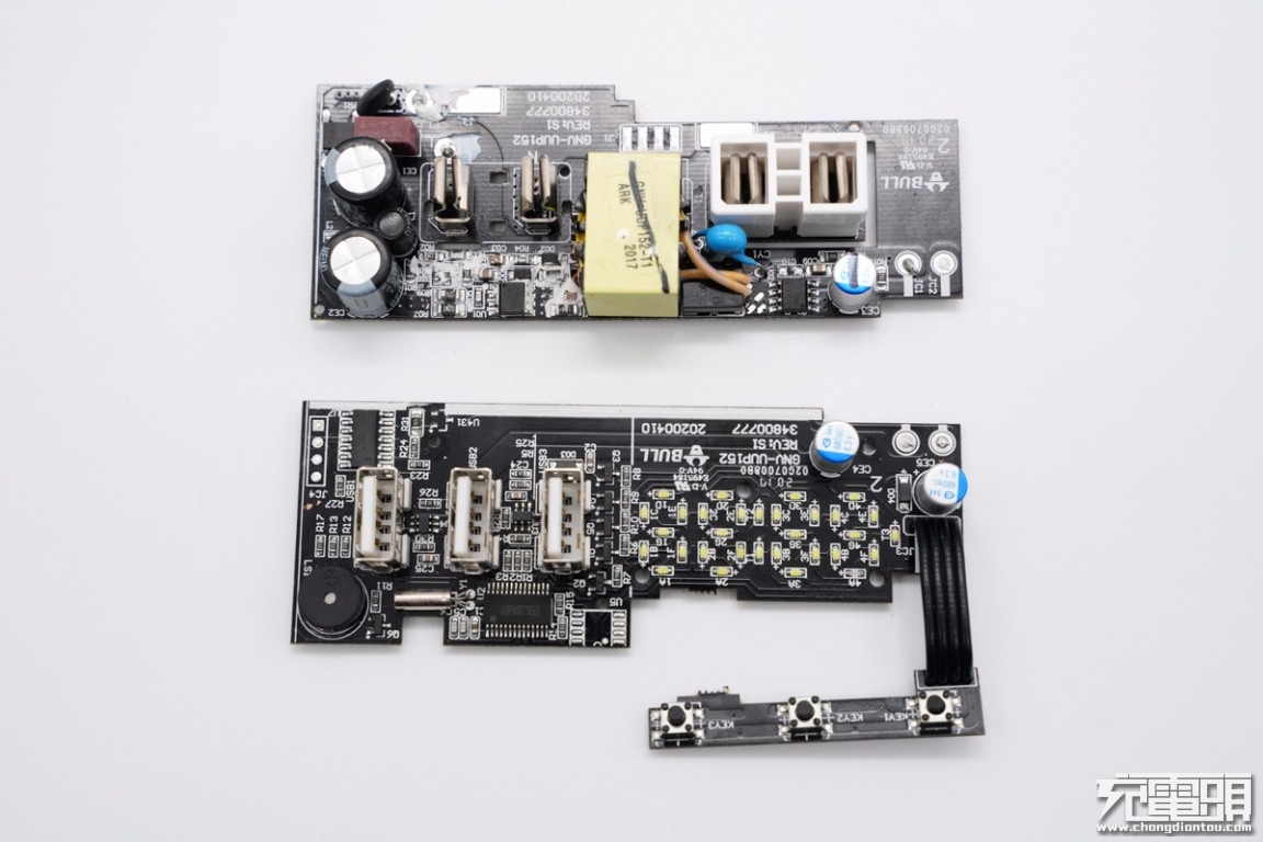 公牛插座新款和老款拆解,带USB接口公牛插排