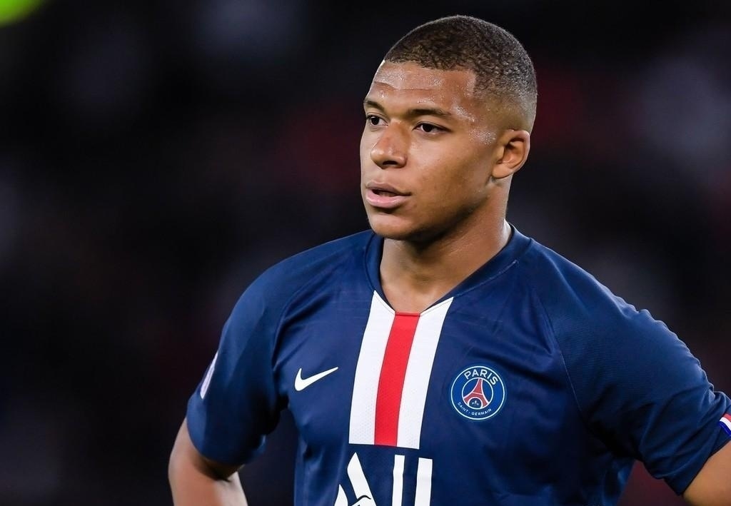 梅西与c罗巅峰对决梅西绝杀,fifa20c罗和梅西