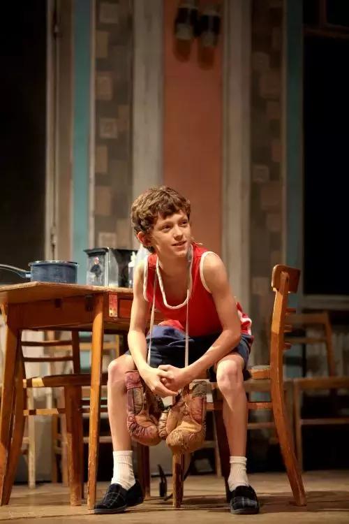 荷兰弟蜘蛛侠为什么可以爬墙呢,荷兰弟第一个反派