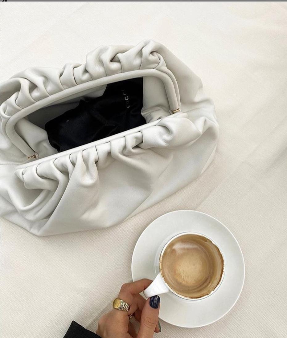 时尚小众云朵包,云朵包和枕头包