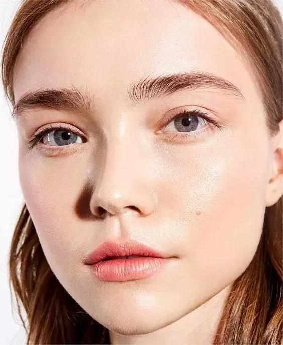 毛孔黑粗大收缩毛孔最有效的方法,毛孔粗大怎么办教你几招收缩毛孔