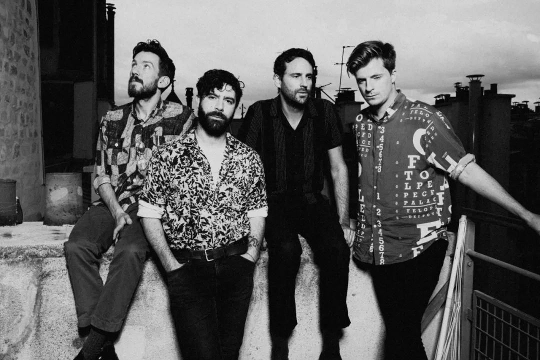 不能巡演，只能卖卖肥皂这样子才能维持生活