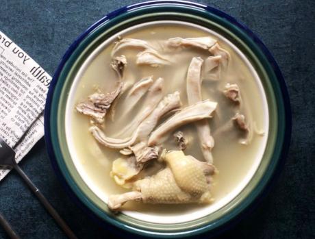 煮猪肚汤猪肚需要过水吗,猪肚放什么煮最好