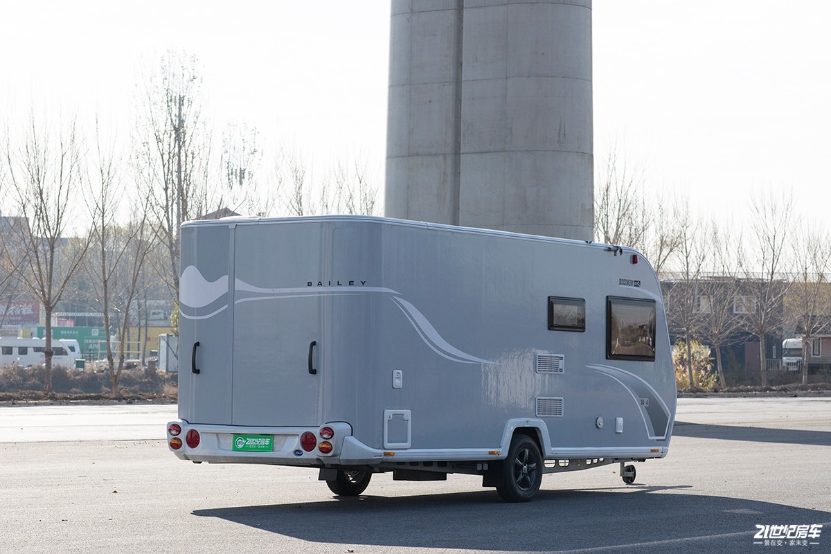 英国百丽d4,发现4拖挂式房车