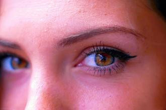 轻松吸出黑头,怎样导出鼻子黑头