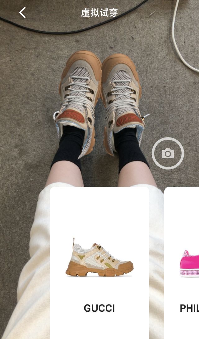 好久不逛实体店了出来试衣服,不去实体店试衣服