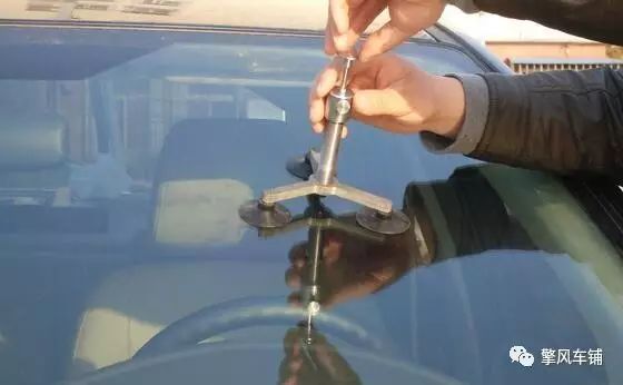 汽车玻璃坑点修复,汽车玻璃砸出坑怎么办