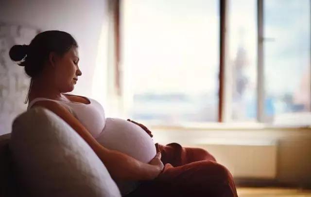 孕妇怀孕八个月头疼怎么回事,孕妈头痛一阵一阵的