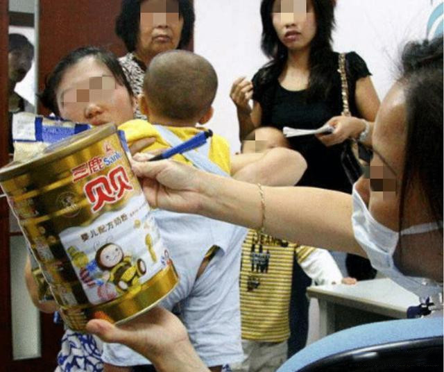 喝三鹿奶粉的小孩都变成什么样了,那些喝三鹿奶粉的孩子都怎么样了