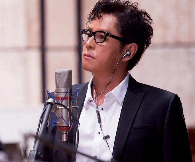 70岁的谭咏麟暴瘦图片,谭咏麟七十岁老态