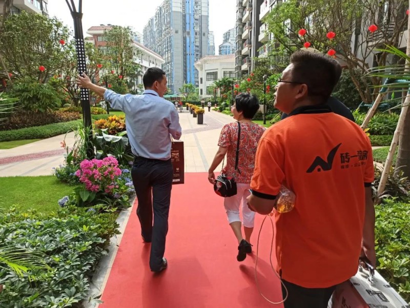 探访业主家法式叠拼别墅,南宁彰泰城房子怎么样