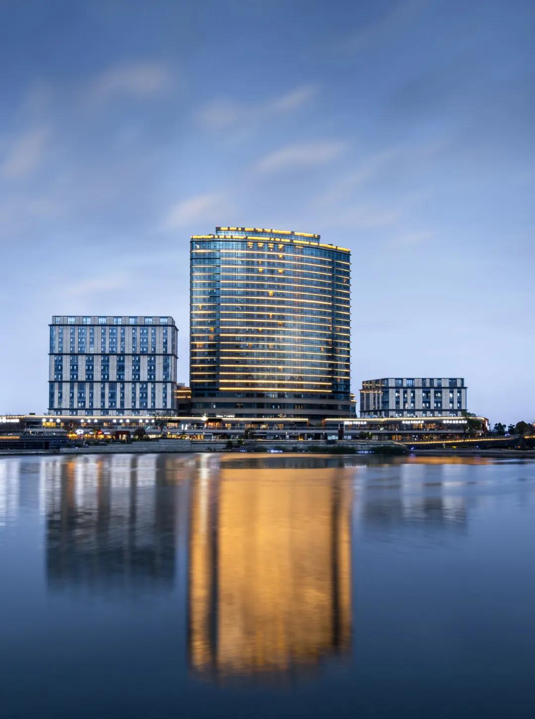 海花岛希尔顿海鲜自助餐团购,在希尔顿住酒店可以免费吃自助餐