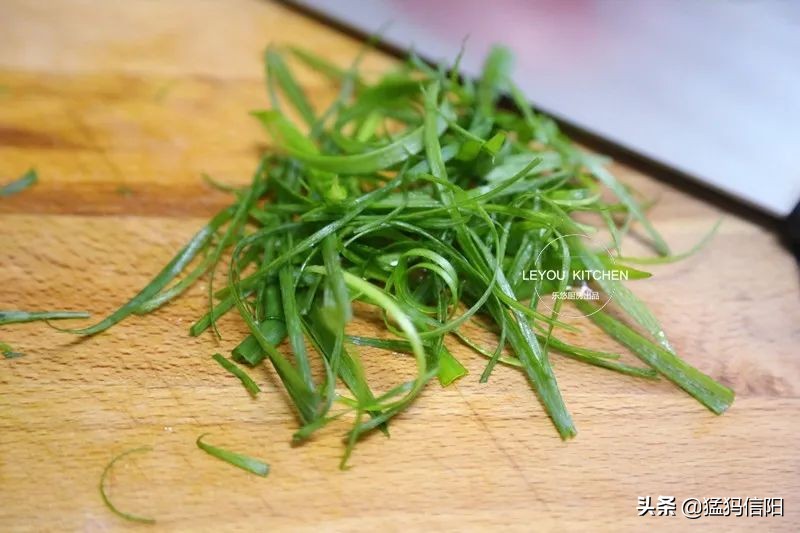 干炸蒸带鱼最正宗的做法,这才是炸带鱼的正确做法口感外酥