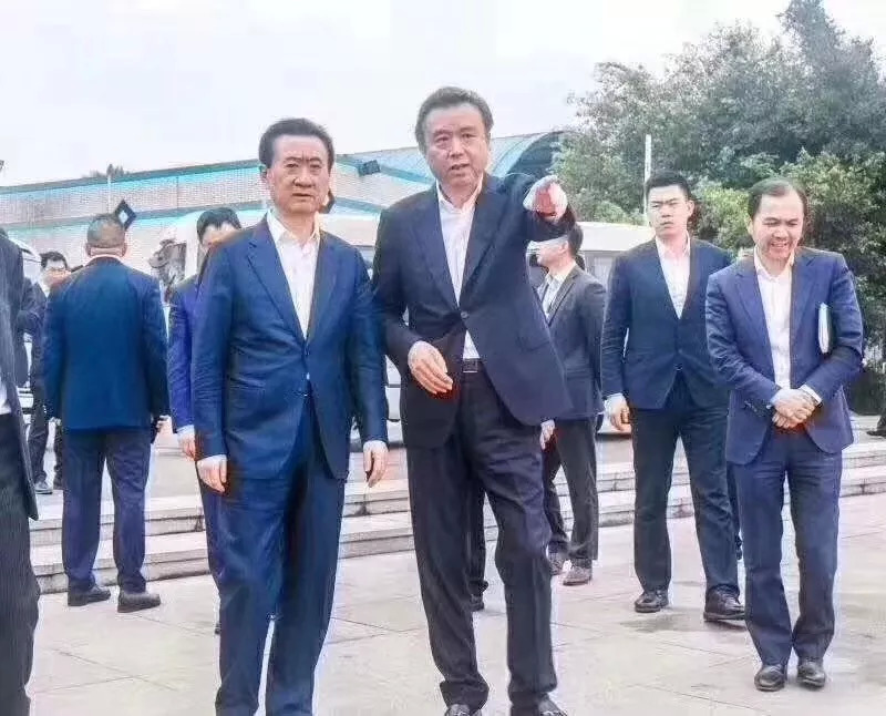 王健林李曙光五粮液,李曙光和王健林