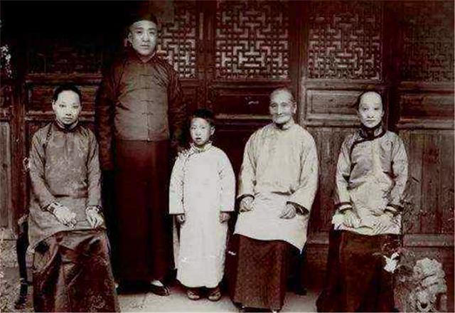 “闰土”原型：背生脓疮没钱治病死，孙子章贵却成鲁迅纪念馆馆长