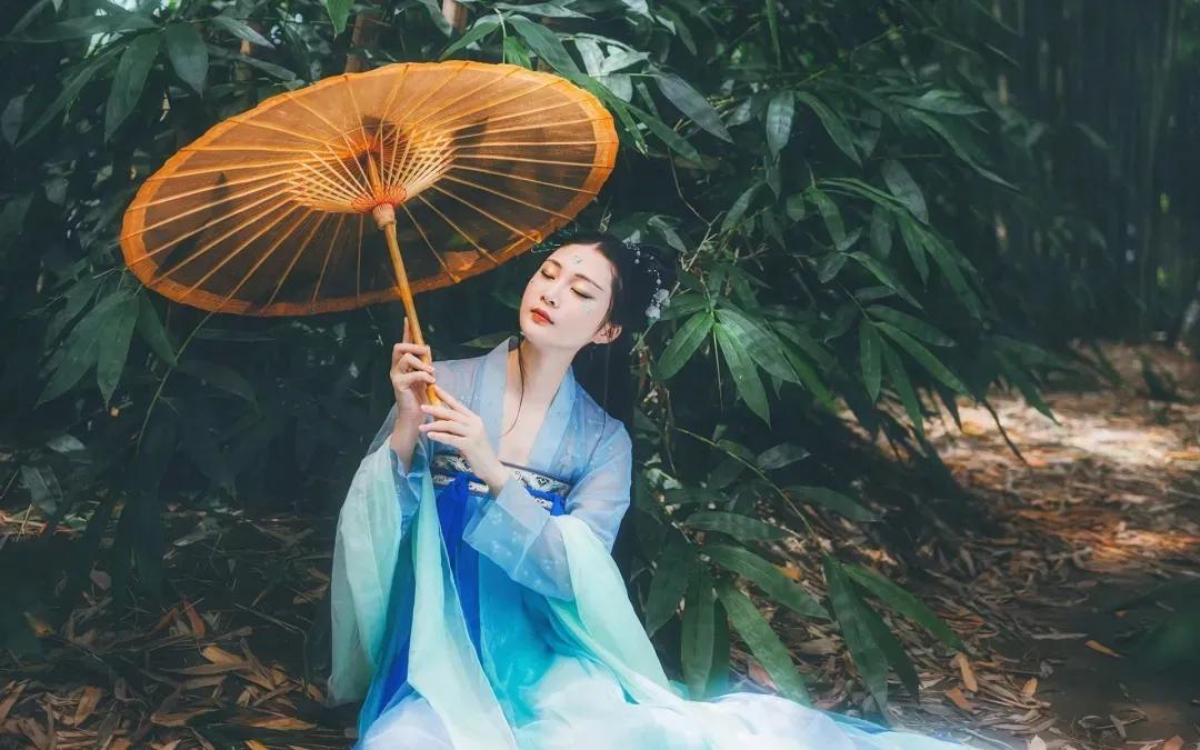 男人情不自禁的五个反应说明爱你,如果男人频繁的和你说出这三句话