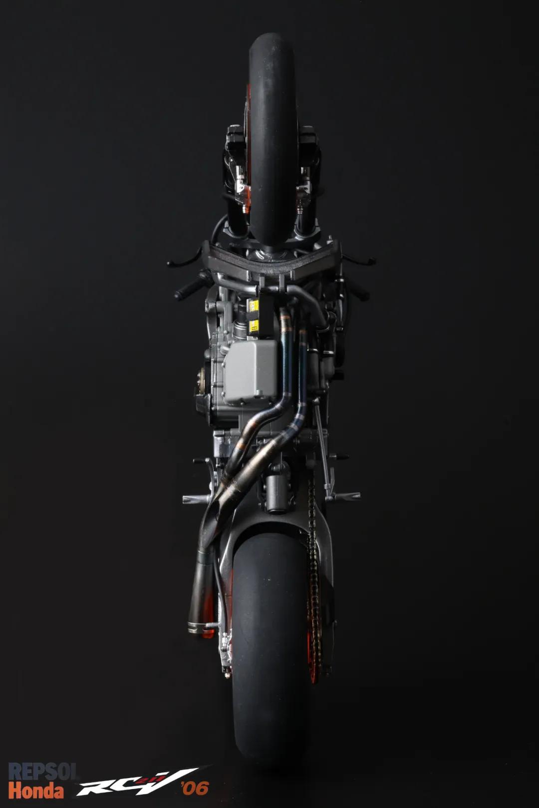 模玩秀：V5神车！田宫1/12HONDARC211v’06BY：铲屎大冰箱