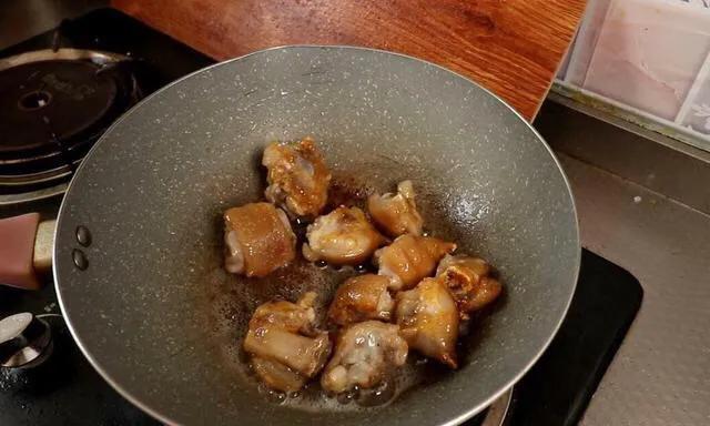 含有女人所需的天然黄体酮,它是天然雌激素女人常吃