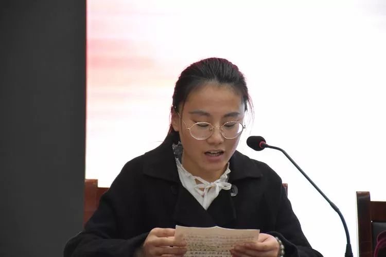 新老教师拜师仪式报道,二中教师拜师仪式