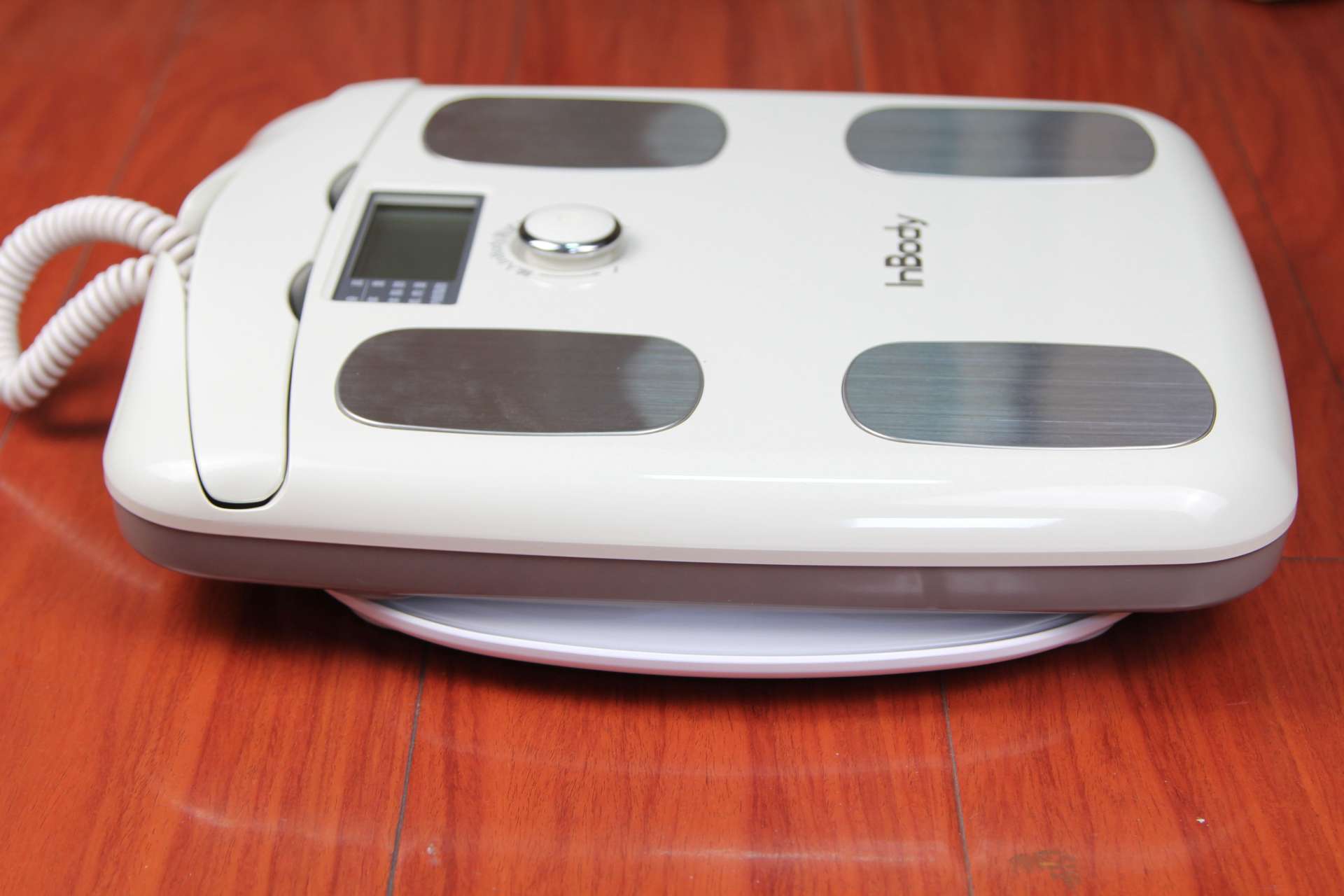 华为体脂秤与荣耀体脂秤哪个更好,沃莱体脂秤和香山体脂秤哪个精准