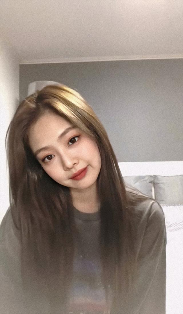 一款比较减龄修饰脸型的发型,脸大脸圆今年流行什么发型