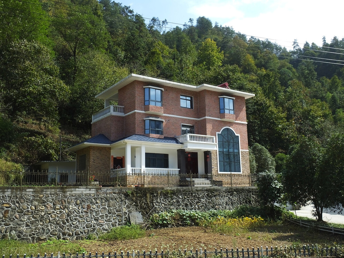 农村自建房地面返潮怎么补救,如何处理农村自建房贴砖返潮问题