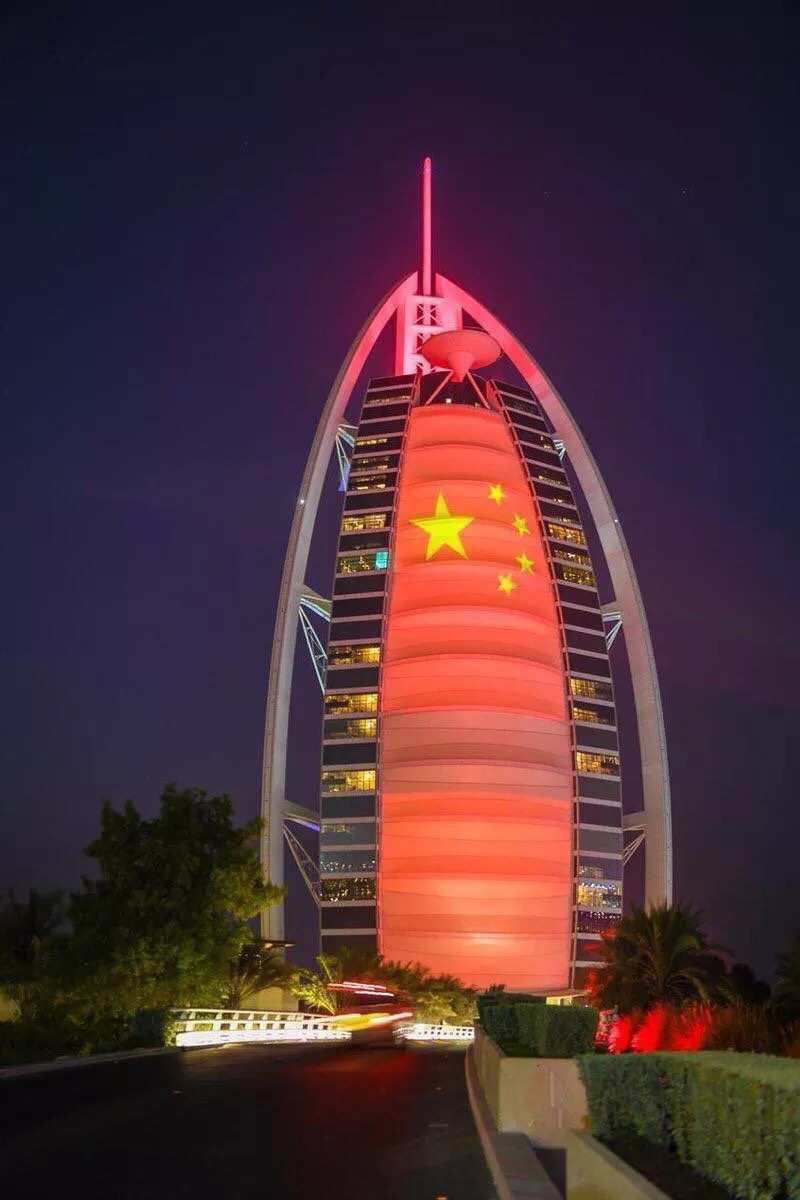 中国人去阿联酋做什么工作,80后小伙在埃及开罗