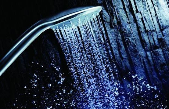 洗澡时这4件事尽量少做,洗澡着凉按什么穴位