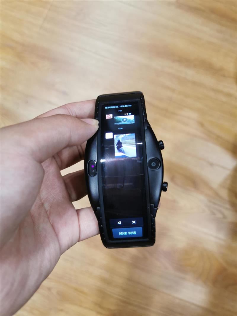 厉害啦！折叠屏努比亚腕机阿尔法评测：钢铁侠的技能被它实现