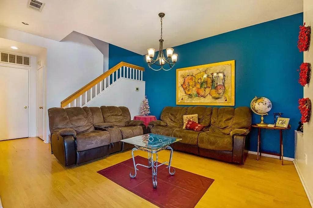 这地方三个月涨了4.1%！安大略高潜力值美房教你坐着赚钱！