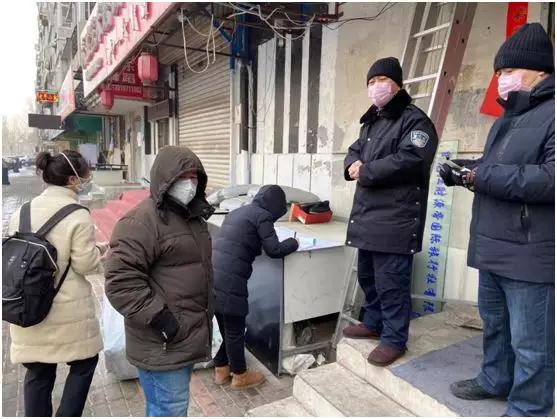 「严规之下⑦」测温情况咋样？记者探访60多个小区：严的下地库都查，个别的连测温枪都没有