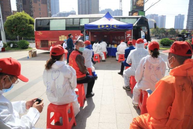 江夏这群人九全嘉无偿献血6400毫升，让我们记住这些英雄名字！