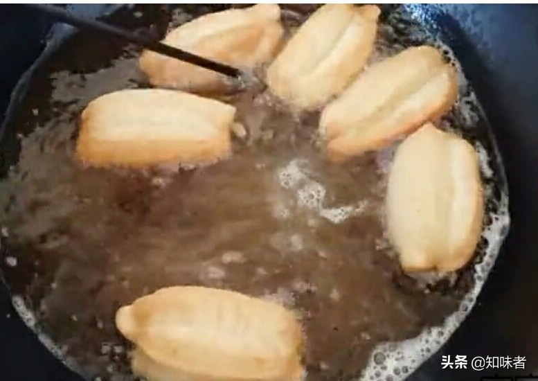 炸油条不用小苏打不用脆皮油条粉,小苏打发面做油条炸油条加糖