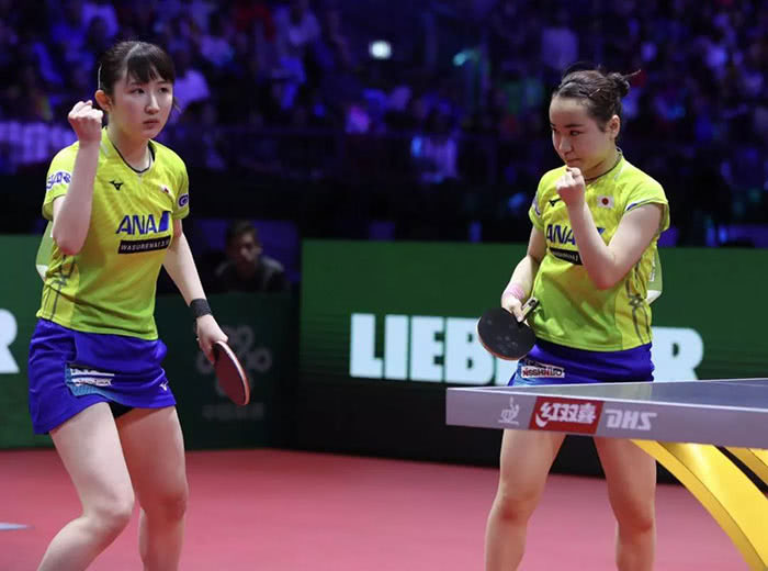 局点这个球，据说是乒乓球历史上首个“假动作”诞生，王曼昱制造