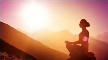 坐腿转胯的正确方法图,合腿转胯教程