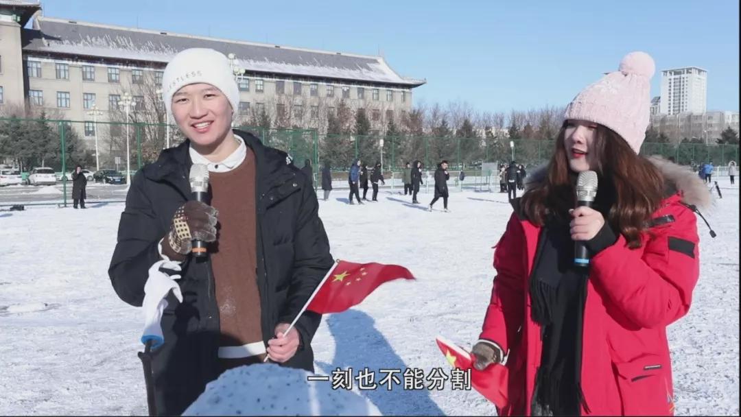 高校雪地双航母,哈尔滨一高校操场惊现双航母