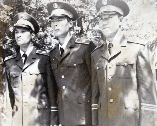 我在部队入*党**的经历*党**员要吃苦在前享受在后