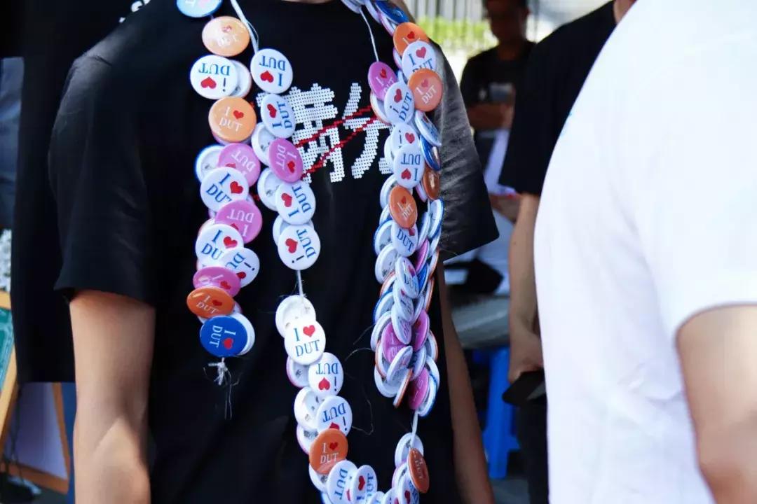 确认过眼神这是谁唱的歌,确认过眼神是过年要加班的人