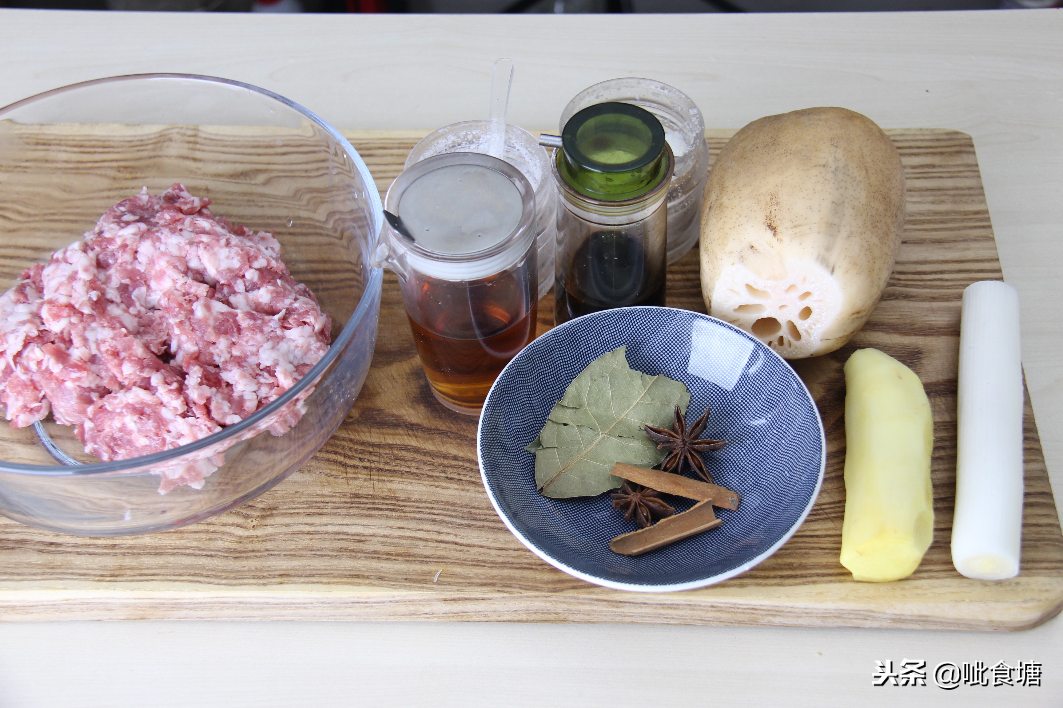 四喜丸子与红烧狮子头的区别,四喜丸子红烧狮子头是炖还是蒸