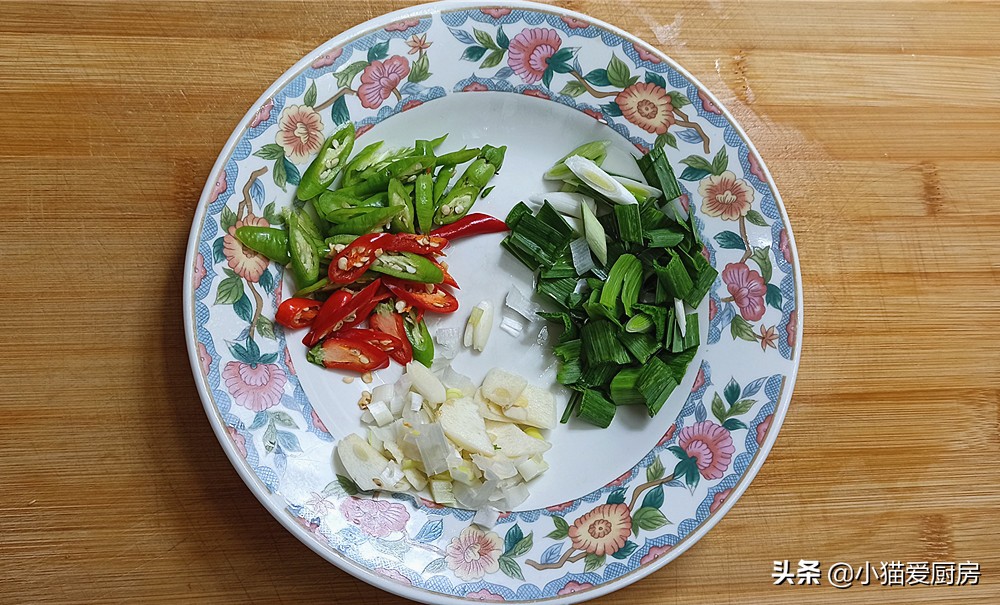 红烧肉焖豆腐泡家常做法简单,溜豆腐家常做法简单又好吃