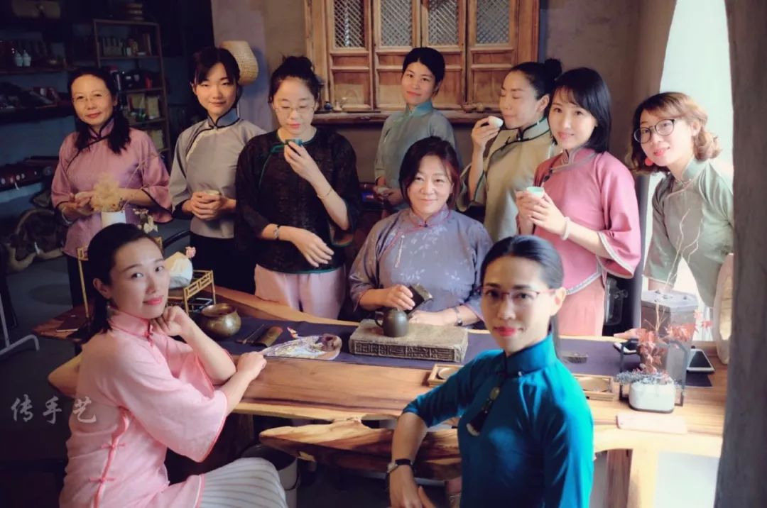 新中式旗袍日常造型教程,穿旗袍最简单的花式教程