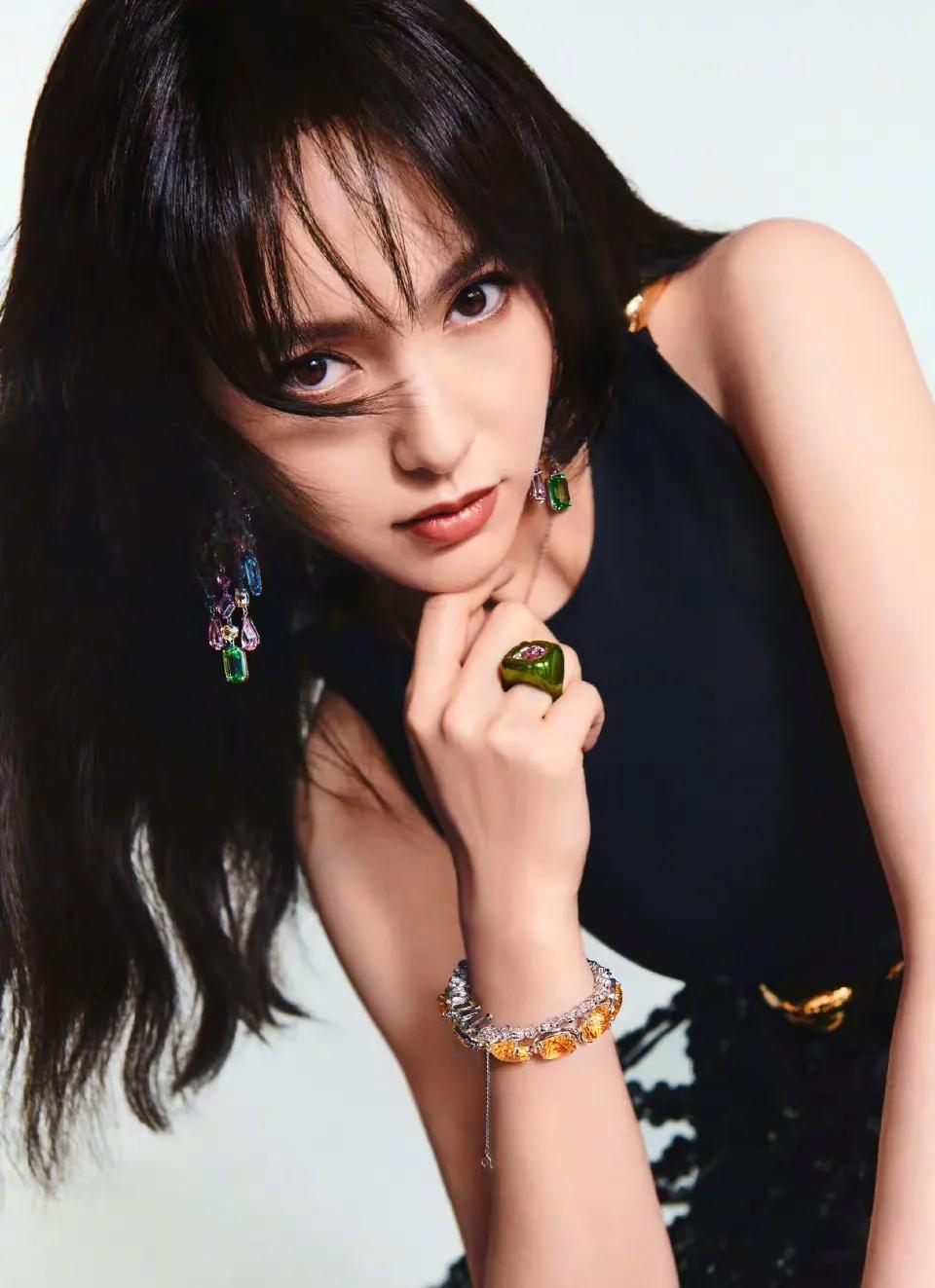 雅诗兰黛首位中国代言人,杨幂代言雅诗兰黛粉底液是哪款