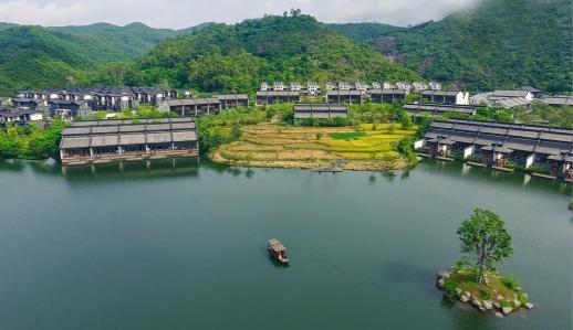 惠州宝藏级的度假村，水墨宋朝园林，乘船入住，瀑布，稻田，泳池