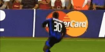 梅西伯纳乌晒球衣詹俊,梅西展示球衣庆祝动作