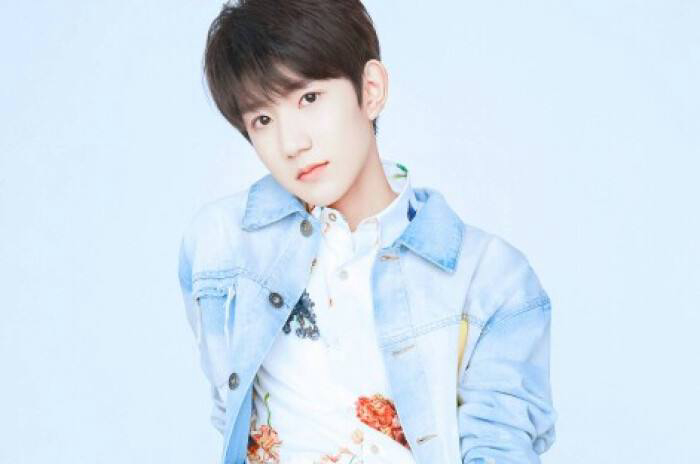 易烊千玺和黄明昊同框,易烊千玺黄明昊私下关系